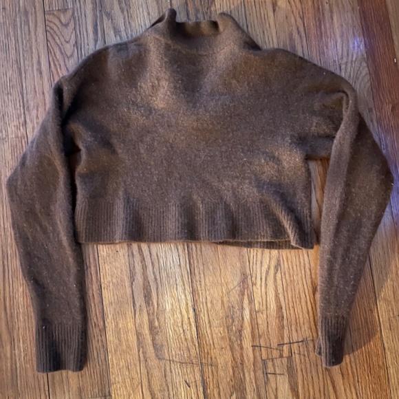 Reformation cropped cashmere sweater - Picture 2 of 2